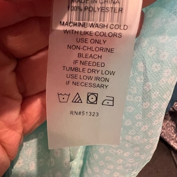 Women’s Vince Camuto Aqua and White Short Sleeve Sheer Button Front Size Medium - Picture 6 of 11